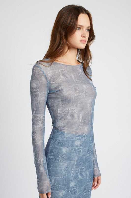 LONG SLEEVE CREW NECK PRINTED MESH TOP