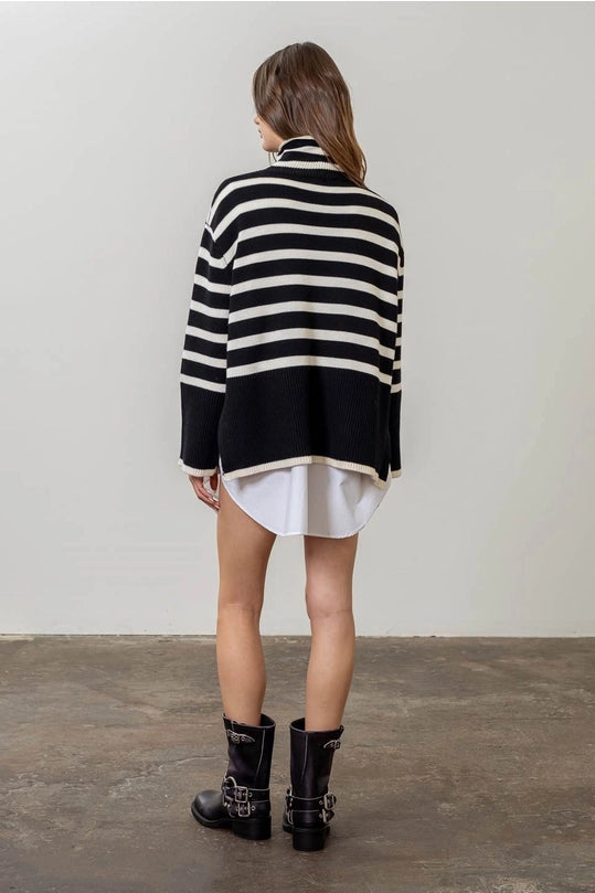 STRIPED TURTLE NECK SWEATER