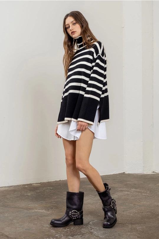 STRIPED TURTLE NECK SWEATER