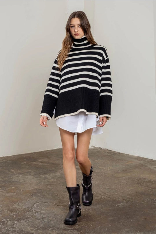 STRIPED TURTLE NECK SWEATER