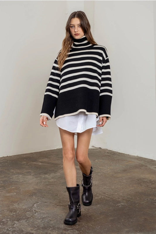 STRIPED TURTLE NECK SWEATER